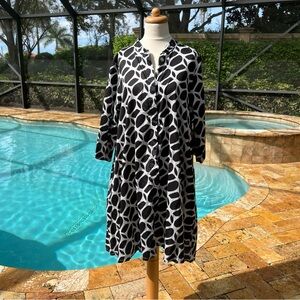 Bryn Walker Black and White Leaf Pattern XS